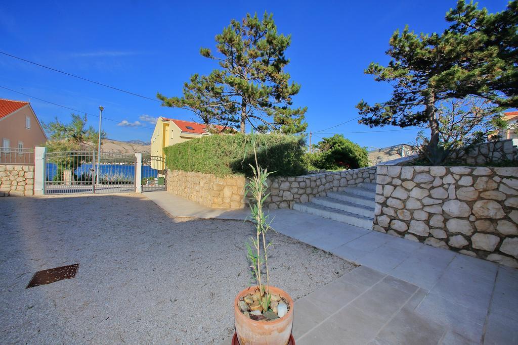 Apartments Andreja Pag Town Dış mekan fotoğraf